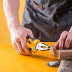 Deli 8 Inch Combination Pliers, Black/Yellow - Image 5