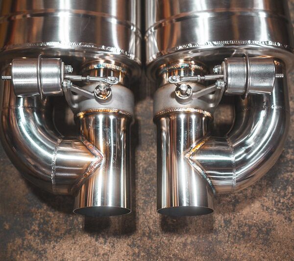 Valvetronic Designs Valved Muffler Kit 2.5In Dual UVM63MMX2