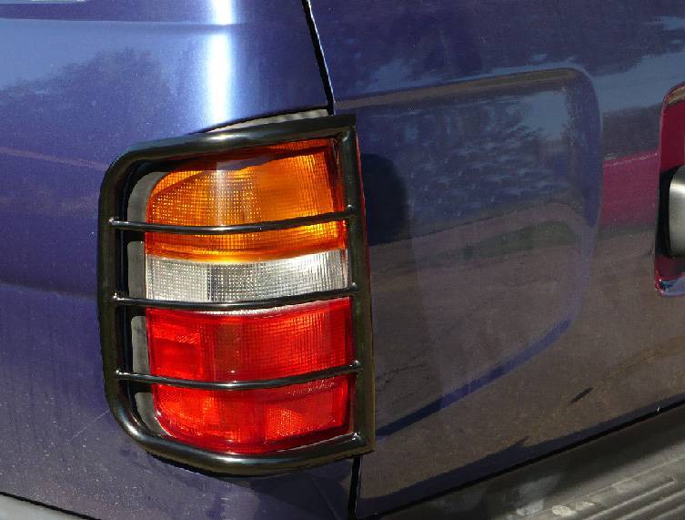 Black Horse Off Road 1996-2004 Nissan Pathfinder Tail Li 7NE15A